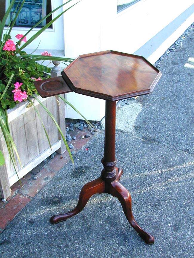 An Attractive 18th century English Mahogany Octagonal Tray Top Candlestand circa 1770 — image 2