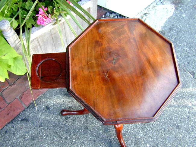 An Attractive 18th century English Mahogany Octagonal Tray Top Candlestand circa 1770 — image 3