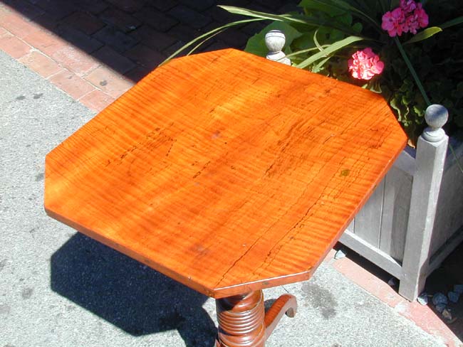 Beautiful New England Tiger Maple Candlestand with Spider Legs circa 1810 — image 2