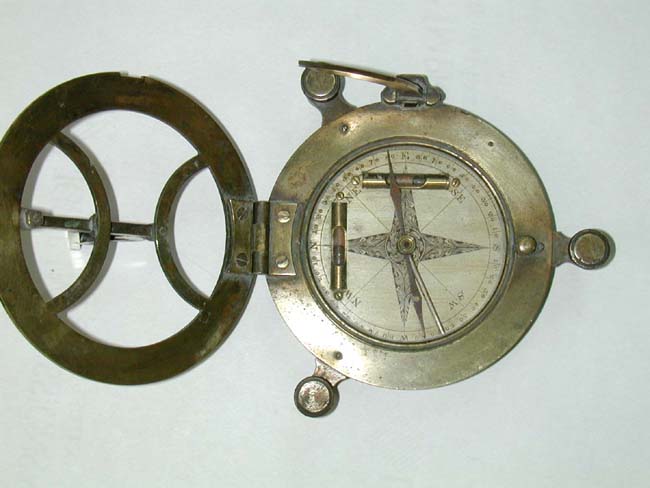 An Early 19th century English Brass Combination Compass and Sundial Signed 'William Gilbert & Sons, London.' — image 4