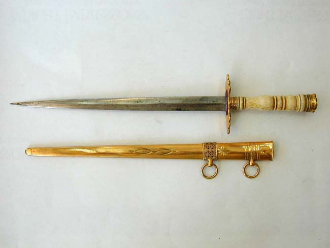 A Fine Early 19th Century British Naval Officer's Dirk With Lion Head Pommel circa 1805