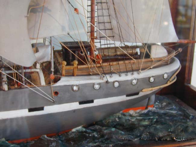Outstanding and Highly Detailed 19th C.Waterline Model of the four-Masted Steel-Hulled Barque "AJAX" — image 3