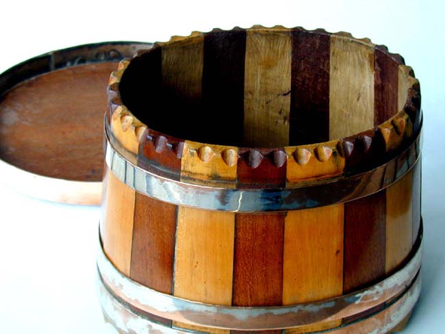 A Scottish Fruitwood Tobacco Box With Silver Escutcheon Dated 1878 — image 2